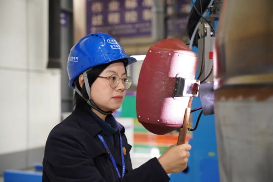 6AED003EC38F72310AE6EA566F4_EEEABC7A_C7B4A