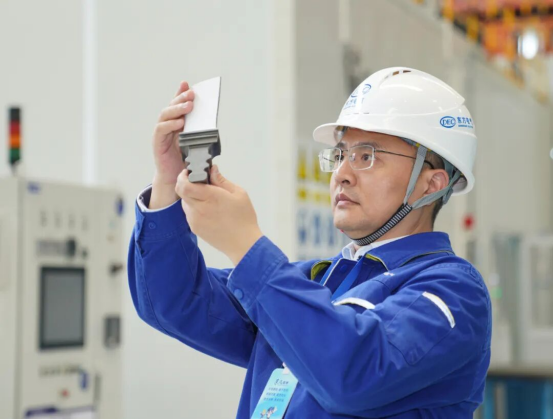 FC8DF6DC8A05EFC781219359B36_E34A1B3C_E34E5